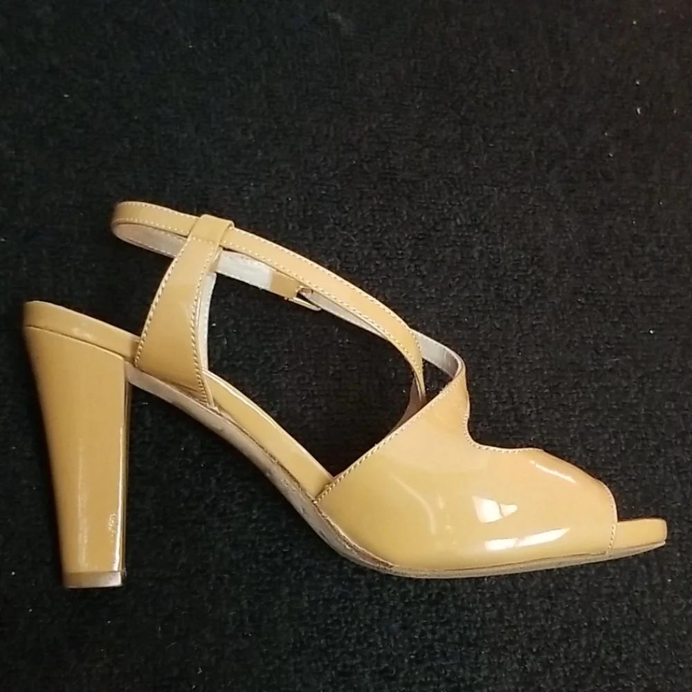 KATE SPADE patent leather heels beige tan cream